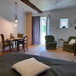 D'hotes Domaine Les Grands Perons B&B