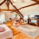 D'hotes Domaine Les Grands Perons B&B 3*