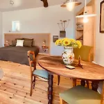 D'hotes Domaine Les Grands Perons B&B 3*