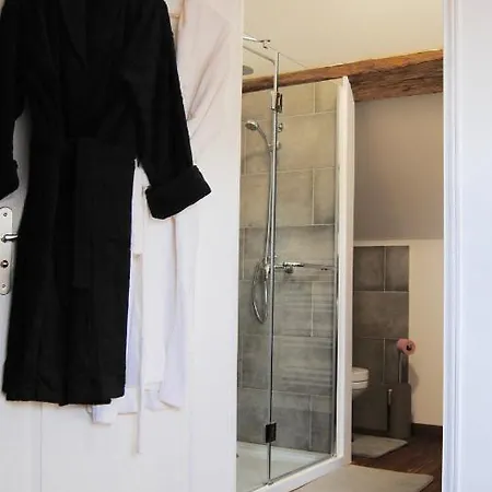 D'hotes Domaine Les Grands Perons Bed & Breakfast *