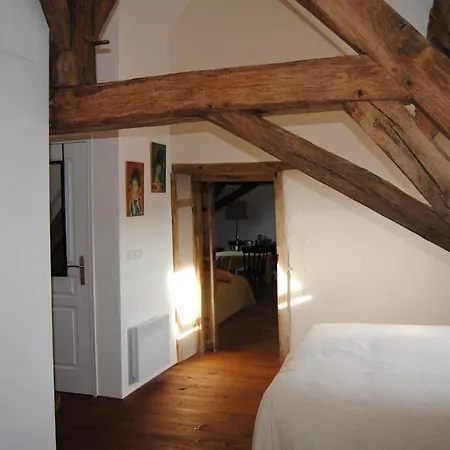 D'hotes Domaine Les Grands Perons 住宿加早餐酒店 Hérisson