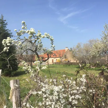 D'hôtes Domaine Les Grands Pérons Bed and breakfast