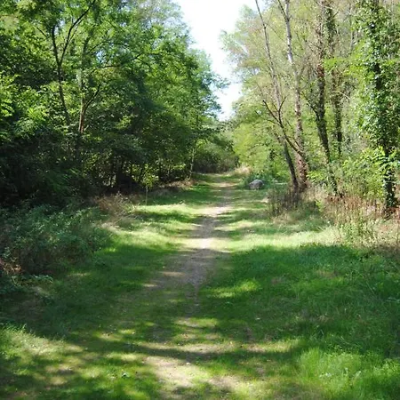 D'hotes Domaine Les Grands Perons 住宿加早餐酒店