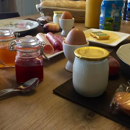 D'hotes Domaine Les Grands Perons Bed & Breakfast