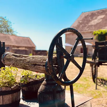 Alojamento de Acomodação e Pequeno-almoço D'hôtes Domaine Les Grands Pérons 3*