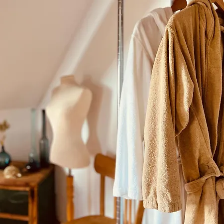 D'hotes Domaine Les Grands Perons 住宿加早餐酒店 3*