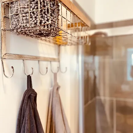 D'hotes Domaine Les Grands Perons 住宿加早餐酒店