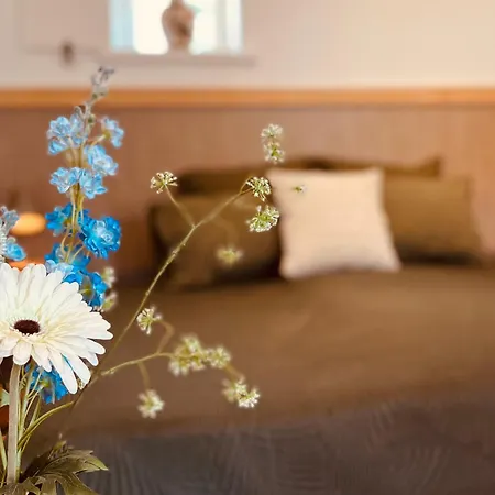 D'hôtes Domaine Les Grands Pérons Alojamento de Acomodação e Pequeno-almoço 3*