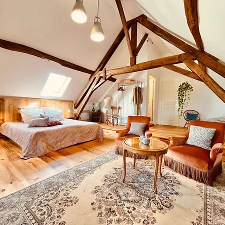 D'hotes Domaine Les Grands Perons 住宿加早餐酒店 Hérisson