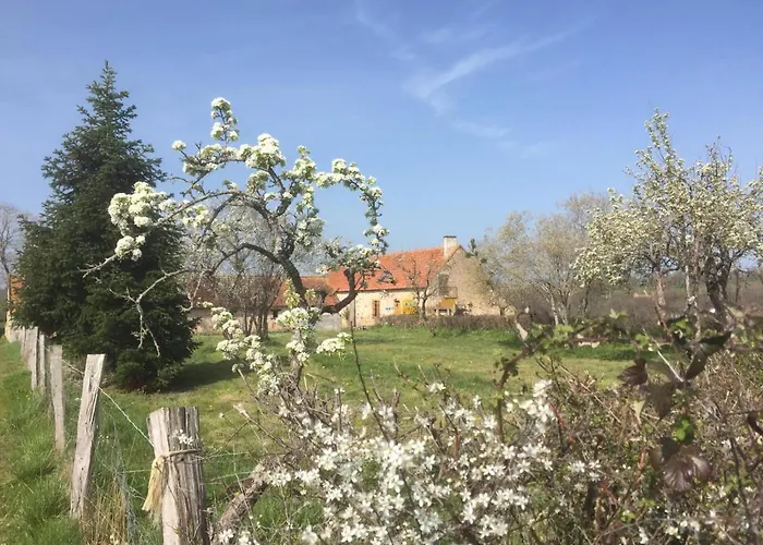 D'hotes Domaine Les Grands Perons Bed & Breakfast